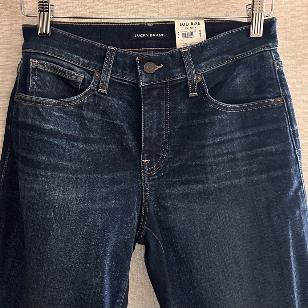 Lucky Brand Indigo Mid Rise Jeans NWT - Picture 4 of 10